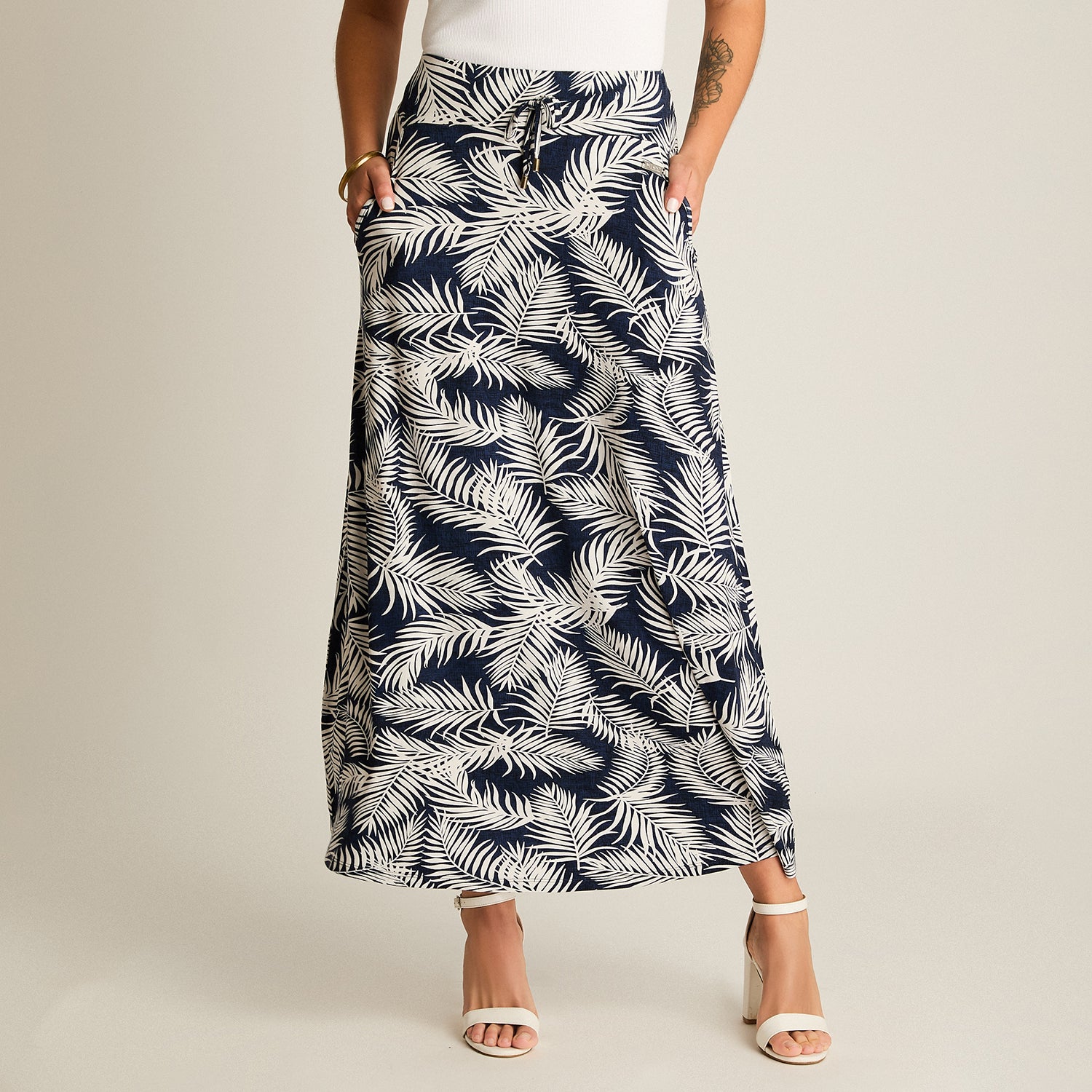 Falda Azul Midi Elasticidad Media Calce Normal